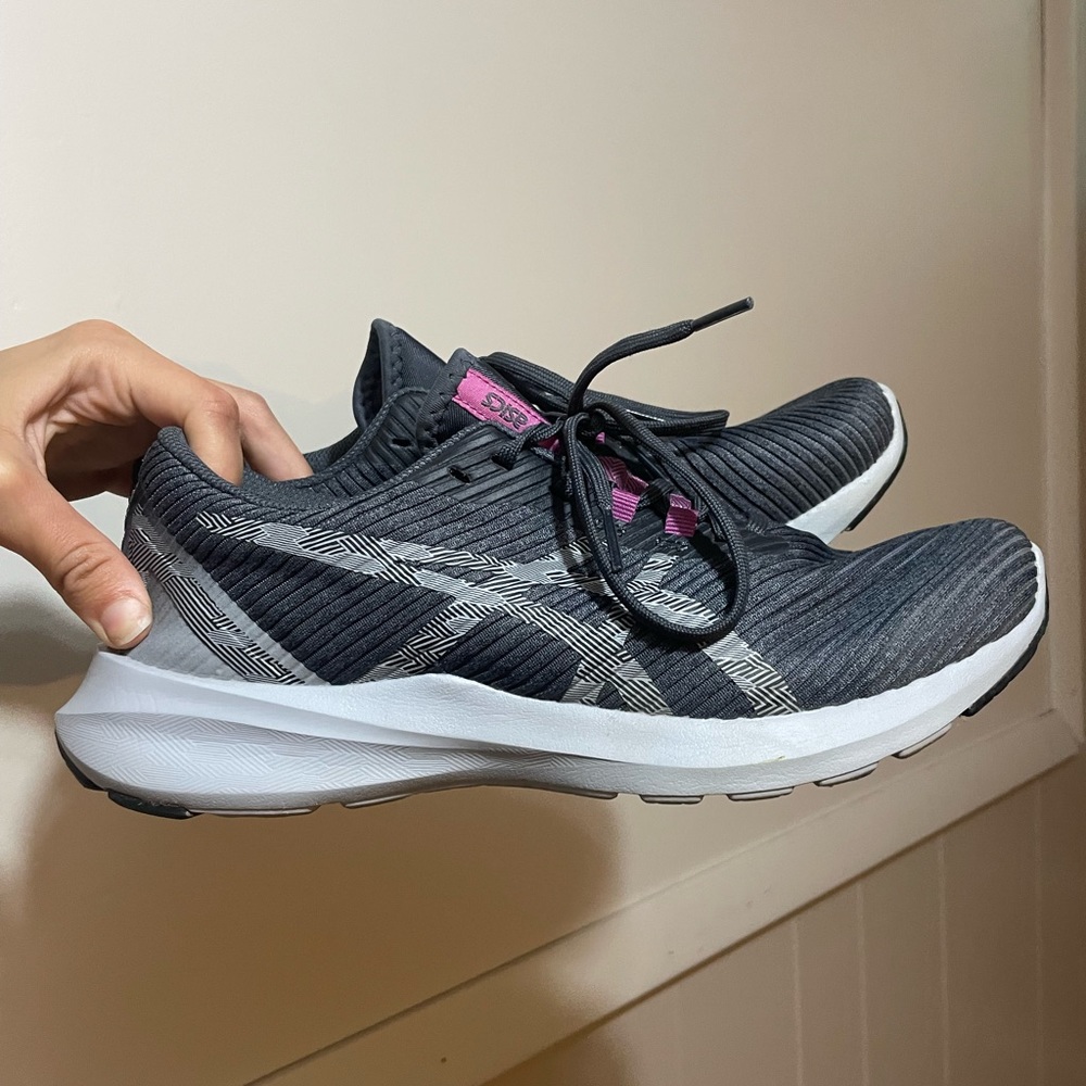 ASICS RUNNING SHOES